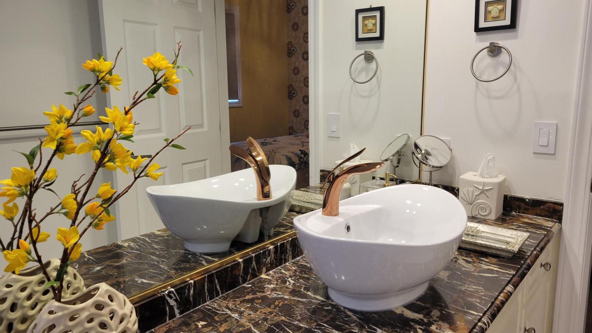 Lakeview Oasis Bed And Breakfast West Kelowna Exterior foto