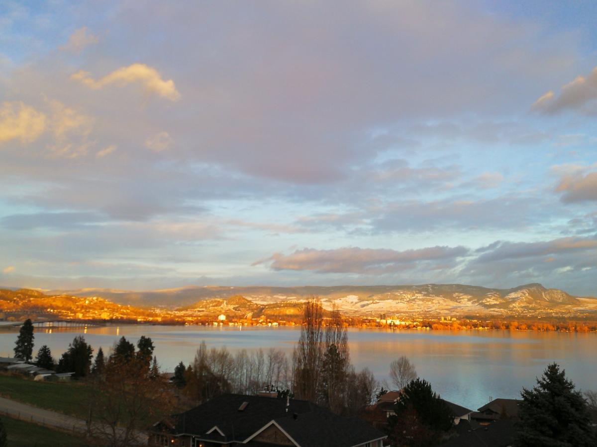 Lakeview Oasis Bed And Breakfast West Kelowna Exterior foto